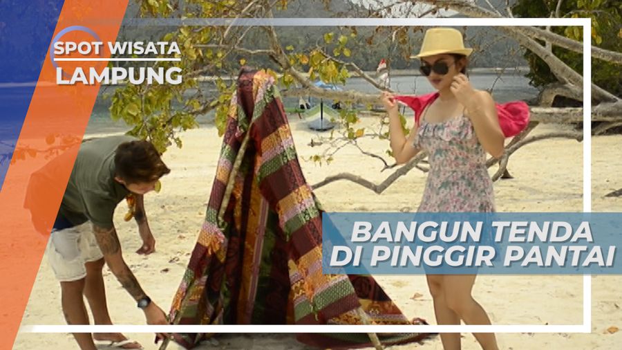 Bersantai di Terik Matahari Pantai Pulau Kelagian, Lampung