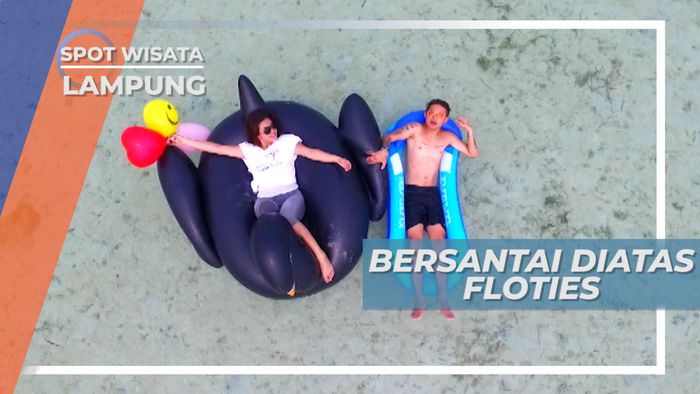 Berjemur Santai di Pantai Pulau Pahawang, Lampung
