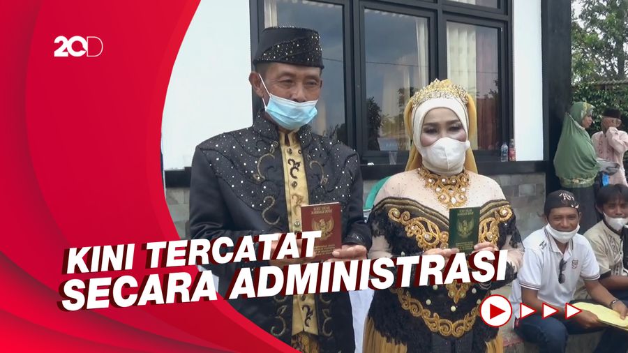 Potret Bahagia Ratusan Suami Istri Ikut Isbat Nikah Massal