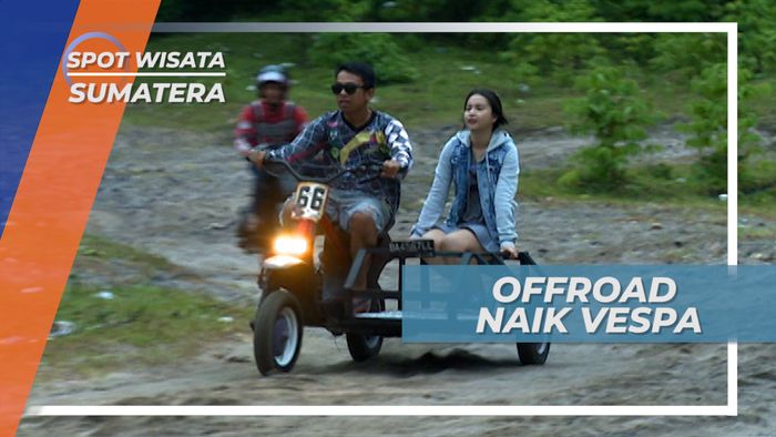 Pacu Adrenalin, Beraksi Naik Vespa Taklukkan Lintasan Offroad, Sumatera Barat