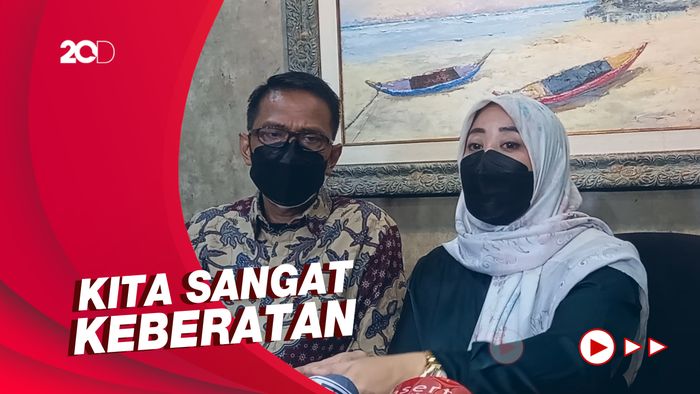 Ayah Vanessa Angel Kecewa Banyak yang Bikin Konten di Makam Anaknya