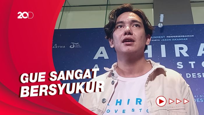 Adipati Dolken Akui Didukung Istri Saat Adegan Ciuman Bareng Della