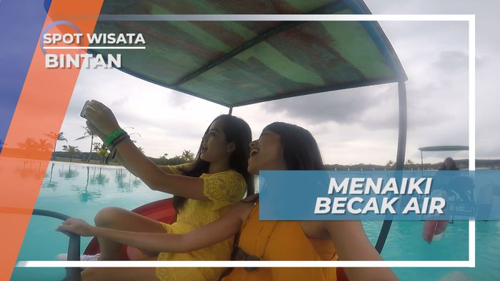 Bersantai Mengelilingi Kolam Naik Water Three Cycle, Bintan