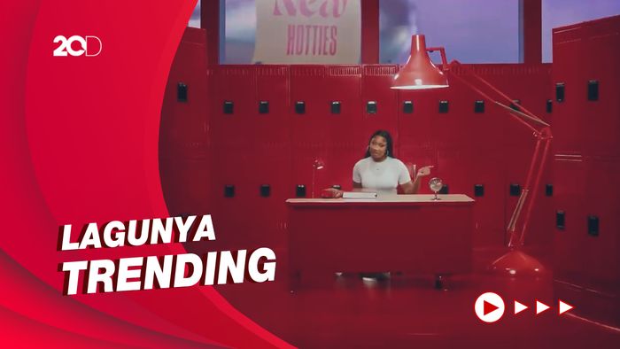 Megan Thee Stallion Sabet 3 Piala AMA 2021