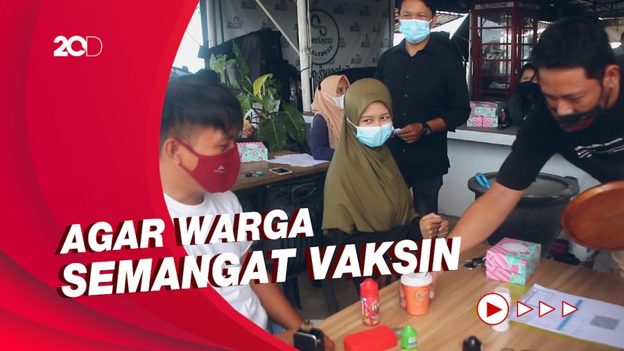 Mulia! Pengelola Warkop Ini Beri Sarapan Gratis untuk Peserta Vaksin