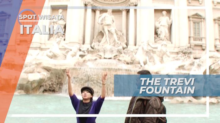 Melempar Koin ke The Trevi Fountain di Kota Roma, Italia