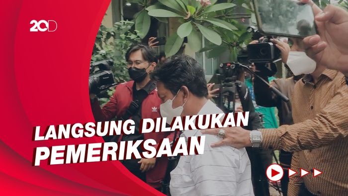 Notaris yang Tipu Nirina Zubir Serahkan Diri, Ini Penjelasan Polisi