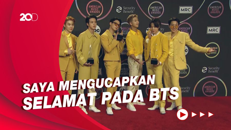 Presiden Korsel Moon Jae-in Puji Kemenangan BTS di AMA 2021