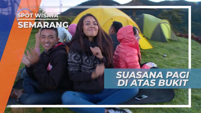 Suasana Pagi di Atas Bukit Skoter, Dieng