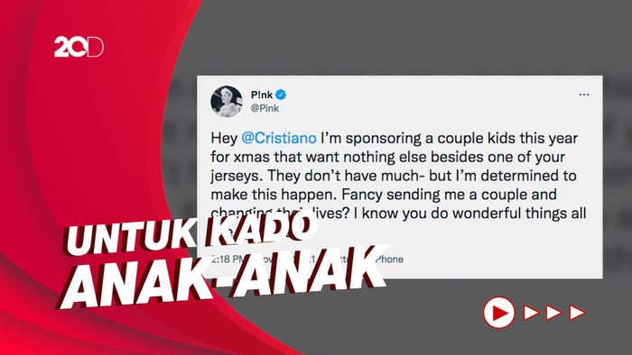 Pink Colek Ronaldo di Twitter, Minta Jersey untuk Kado Natal