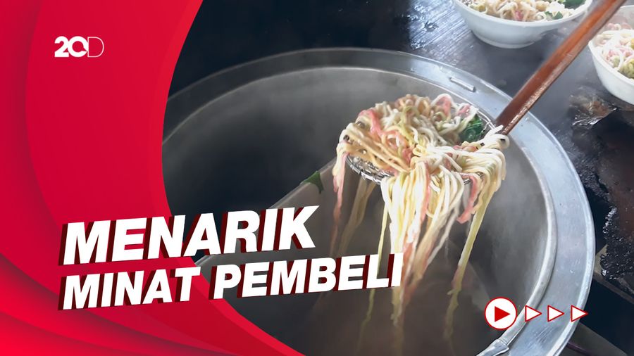 Kreatif! Penjual di Boyolali Bikin Mie Ayam Warna Pelangi