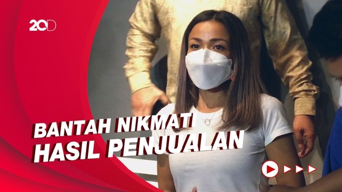 Nirina Zubir Jelaskan Uang Rp 600 Juta yang Masuk ke Rekeningnya