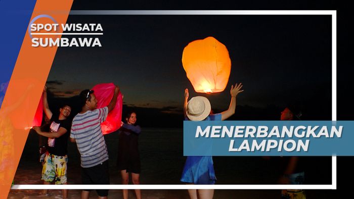 Menerbangkan Lampion Warna Warni, Menghias Langit Senja Sumbawa