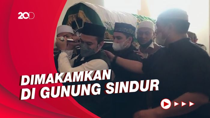Ratusan Jamaah Salati Jenazah Ameer Azzikra