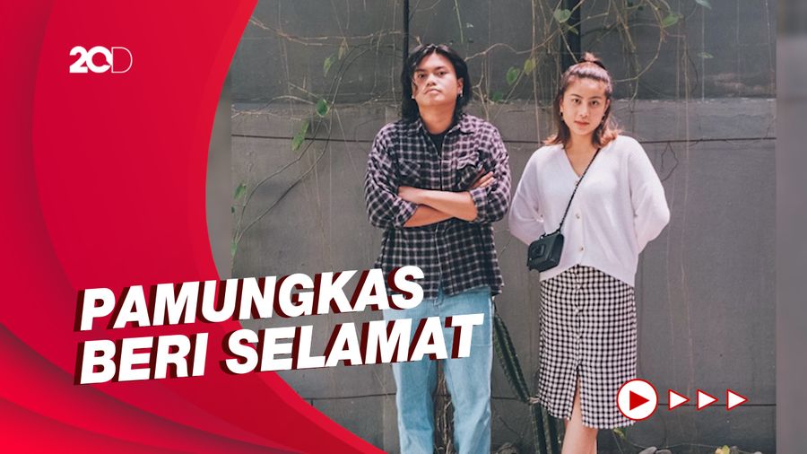 Awkarin Dapat Cincin dari Kekasih, Tunangan?
