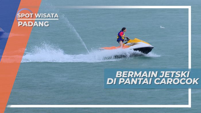 Bermain Jetski di Pantai Carocok dengan Kecepatan Tinggi, Padang