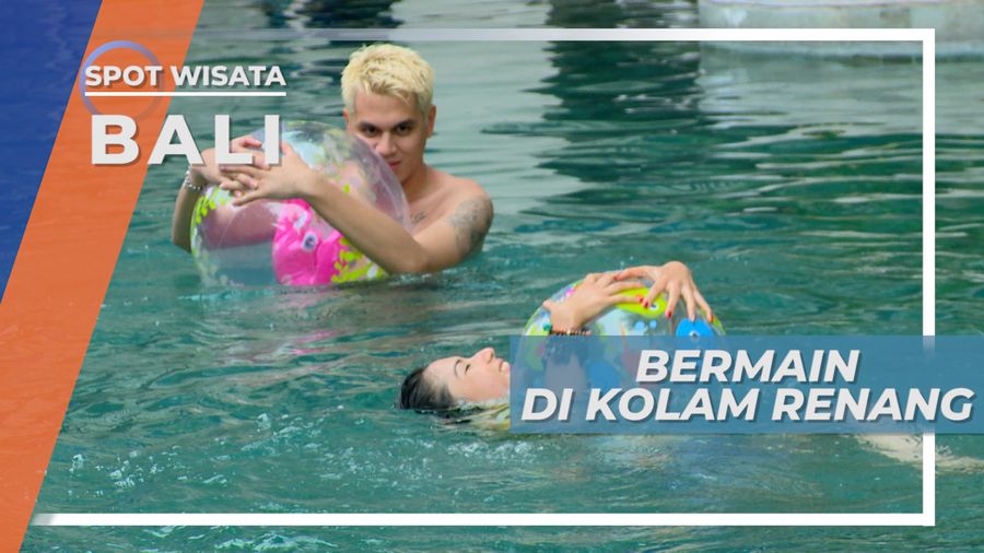 Serunya Bermain Lempar-lemparan Bola di Kolam Renang Hotel, Bali