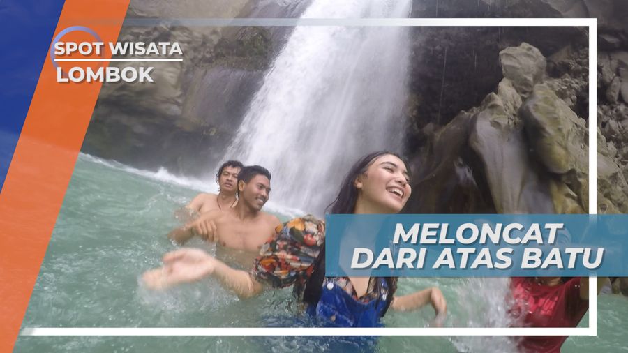 Meloncat Dari Atas Batu Air Terjun Mangku Sakti Sembalun Lombok Timur
