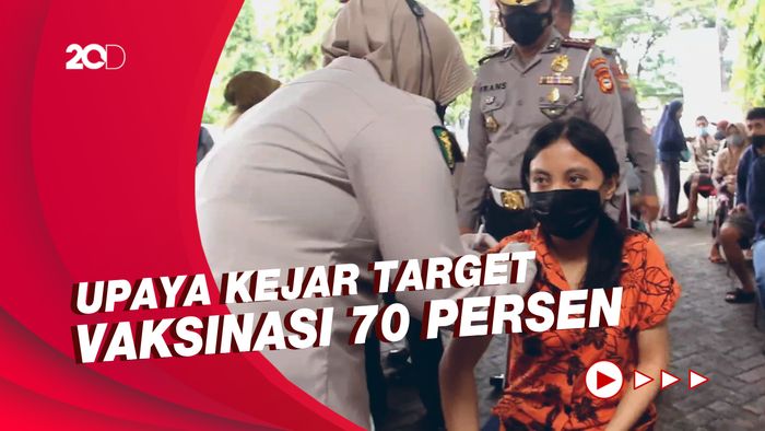 Antusiasme Warga Serbu Vaksinasi Covid-19 Berhadiah di Sulsel