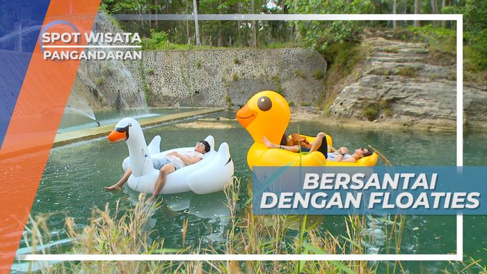 Bersantai di Air Sungai yang Tenang, Pangandaran