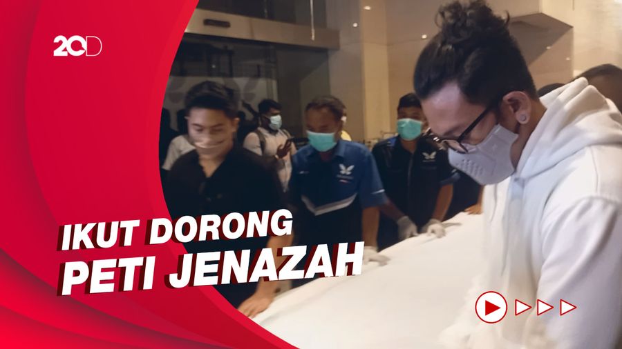 Denny Sumargo Hadiri Acara Penghiburan Laura Anna 