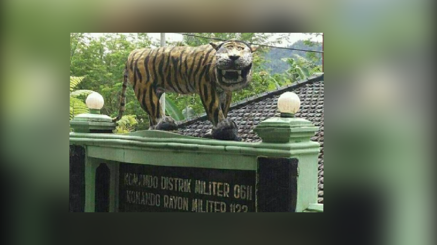 Patung Macan ‘Lucu’ Koramil Kini Berubah Jadi Gagah