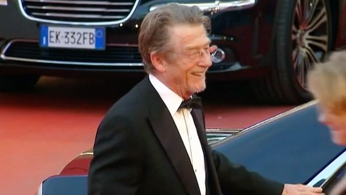 Bintang Harry Potter John Hurt Meninggal Dunia