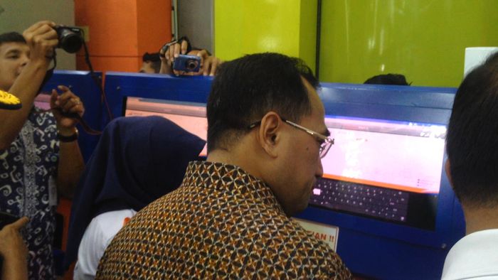 Menhub Budi Karya Puji Pelayanan Stasiun Gambir