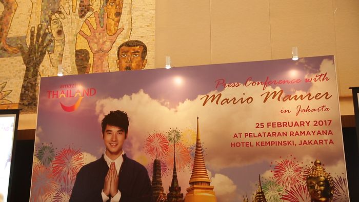 Mario Maurer Sapa Penggemar di Jakarta