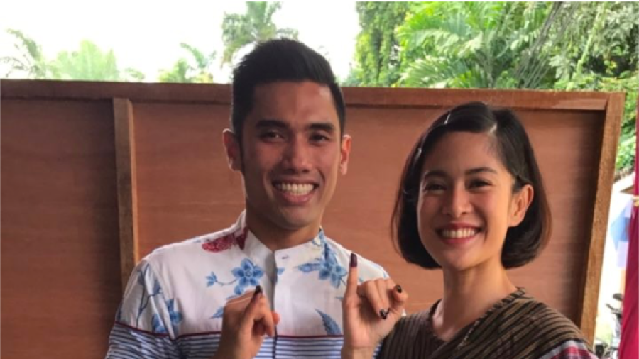 Ke TPS, Dian Sastro Cantik Pakai Batik Lurik