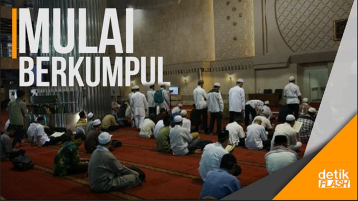 Massa Aksi 287 Mulai Datangi Masjid Istiqlal