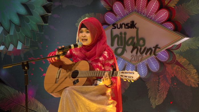 23 Besar Sunsilk Hijab Hunt 2017 Medan -  Putri Athirah