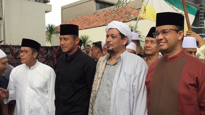 Kala Agus dan Anies Bersanding dalam Satu Majelis