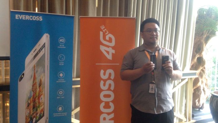 Evercoss Rilis 4GLTE Multi Operator