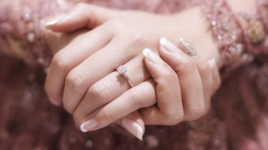 Cincin Tunangan Raisa Harganya Rp 167 Juta?