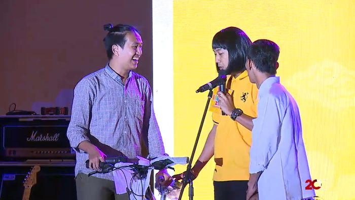 Jokowow Juga Bagi-bagi Sepeda di Indonesia Happy