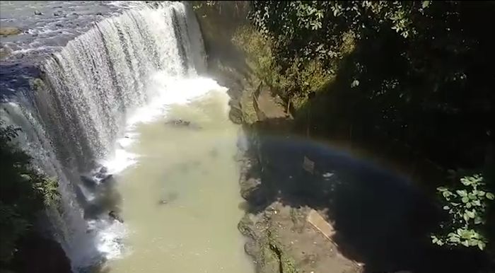 Berpelesir ke Air Terjun Temam dan Kampung Warna-warni