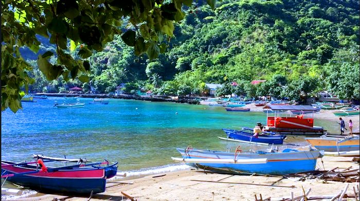 Menikmati Pesona Bawah Laut Pantai Olele