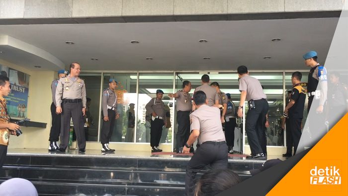 Kapolri Turun Langsung Cek Sejumlah TPS di DKI