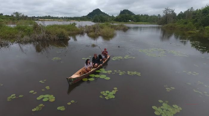 Asyiknya Wisata Perahu Danau Padong Pangeran!
