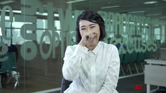 Ditanya Soal Mantan Pertama, Radhini Senyam-senyum