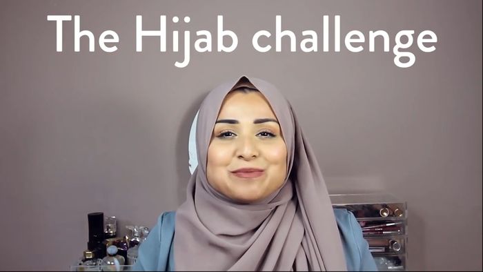 Hijabers Ini Tantang Wanita Inggris Berhijab 15 Menit di Publik