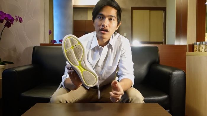 Video Kaesang Nge-review Sepatu Gaul Jokowi