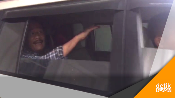 Pudarnya Senyum Khas Djarot