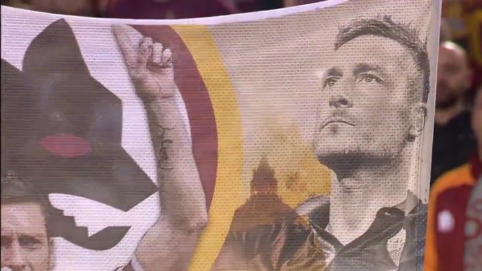 Tangis Netizen Lepas Kepergian Totti