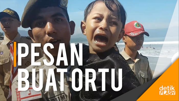 Kasihan, Bocah ini Nangis karena Terpisah dari Keluarganya