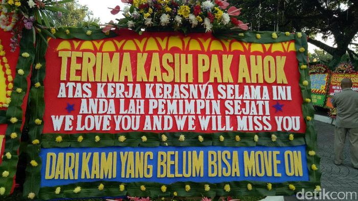 Dapat Banyak Karangan Bunga, Ahok: Enggak Tahu Caranya Ngerem