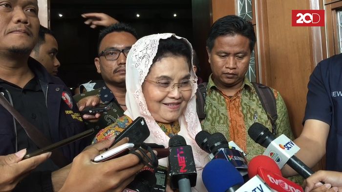 Siti Fadilah Jalani Sidang Perdana