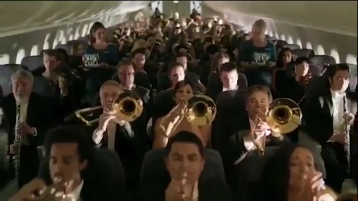 Video Iklan Diledek Netizen dan Imbas Kasus United Airlines