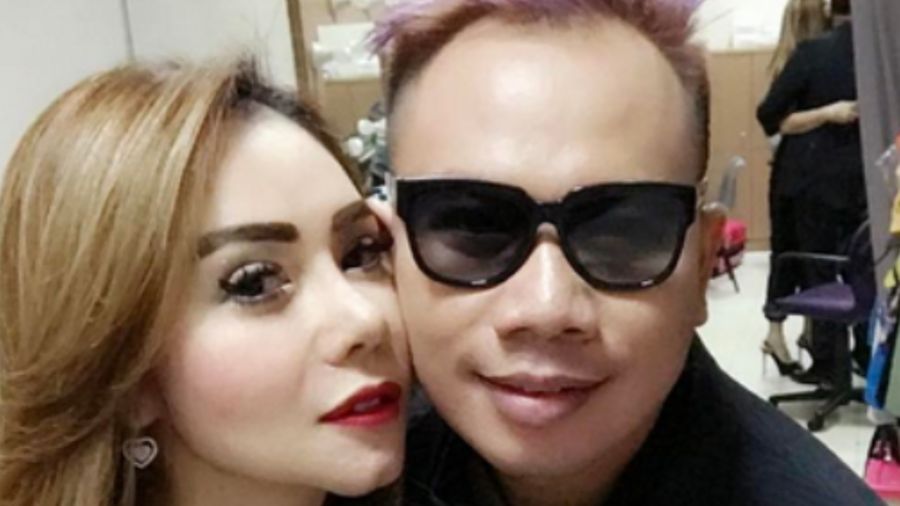 Ini Tanggapan Femmy Soal Hubungannya dengan Vicky Prasetyo Ini Tanggapan Femmy Soal Hubungannya dengan Vicky Prasetyo
